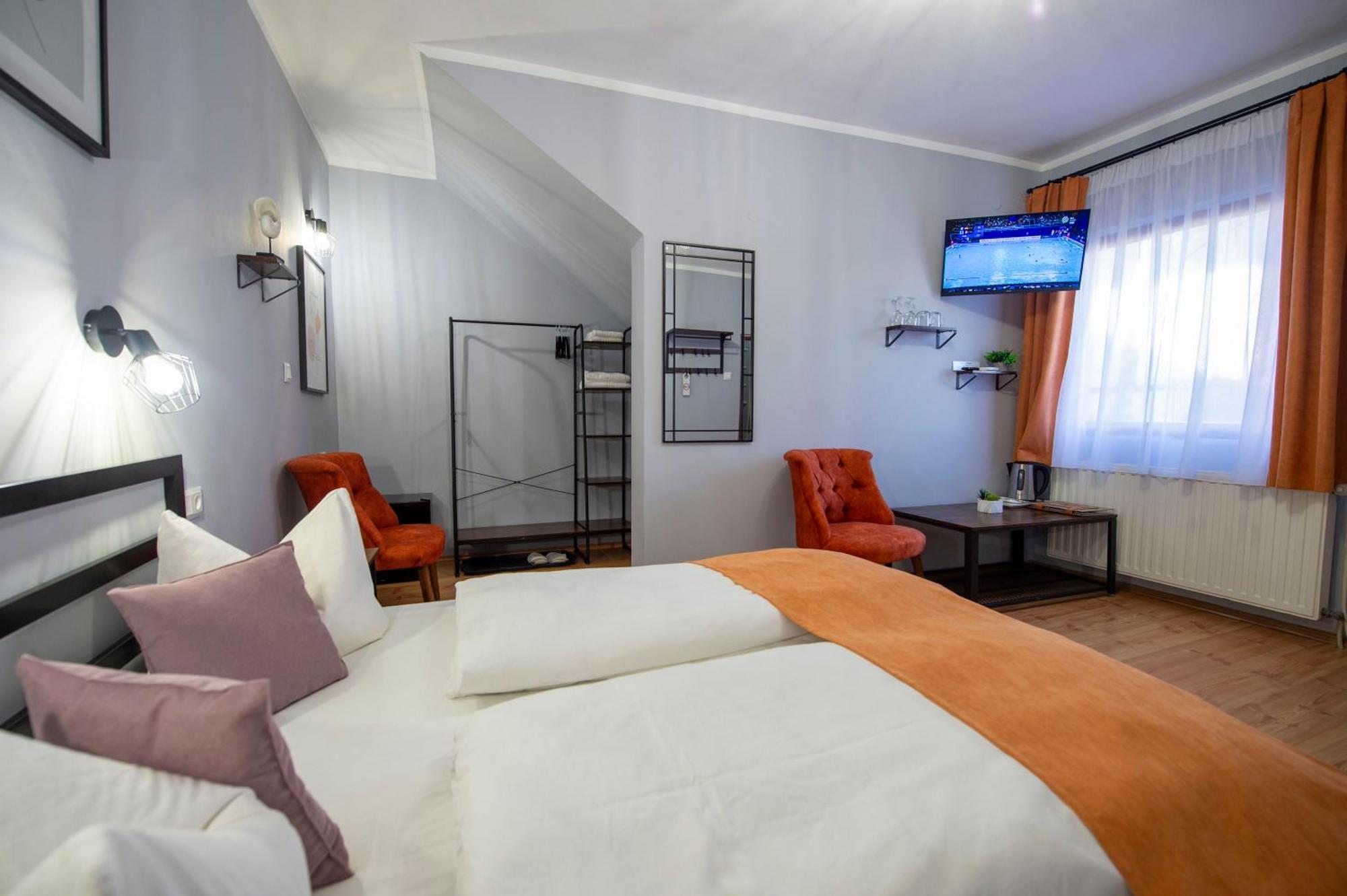 Bed and Breakfast Korona Panzio Odorheiu Secuiesc Esterno foto